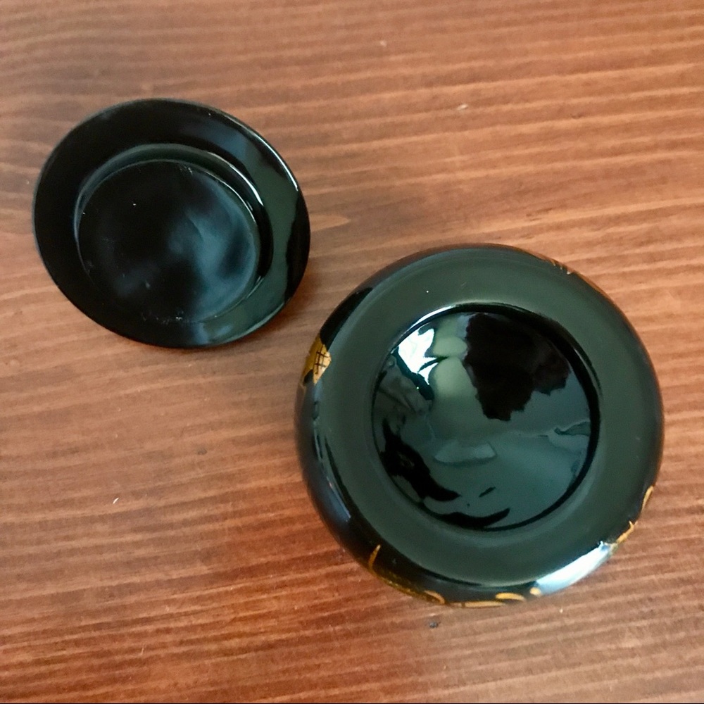 Small Black Lacquer Trinkets Dish with Lid - Picture 7 of 9